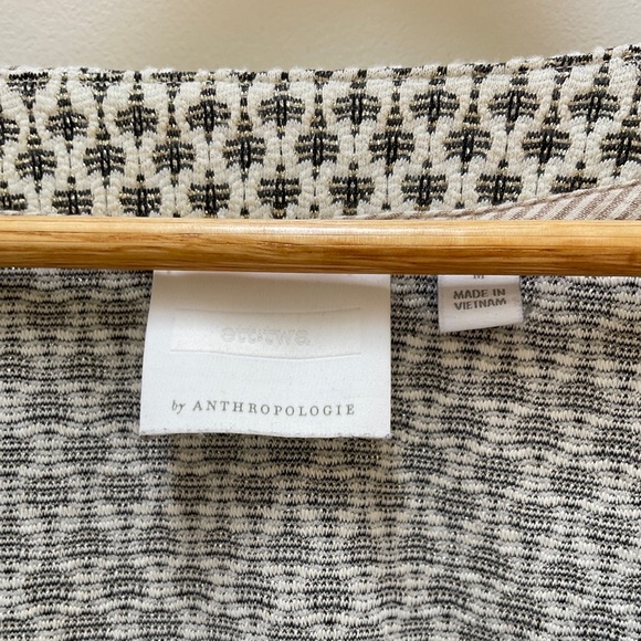 ETT TWA by ANTHROPOLOGIE Ivory Buttoned Blouse Top with Navy Gold Accents - Picture 5 of 7